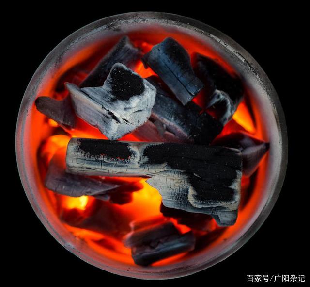 燃烧的木炭 资本投资的热力与持久